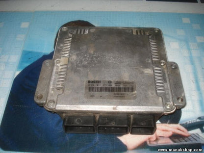 Centralita del motor Renault BOSCH 0281011571 8200309318 8200346254 1039S03753