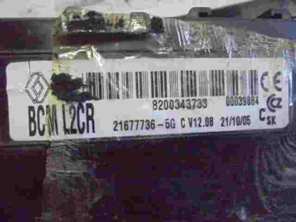 Caja de fusibles  Renault Clio III IV BCM L2CR 8200343733 216777365G 00039884