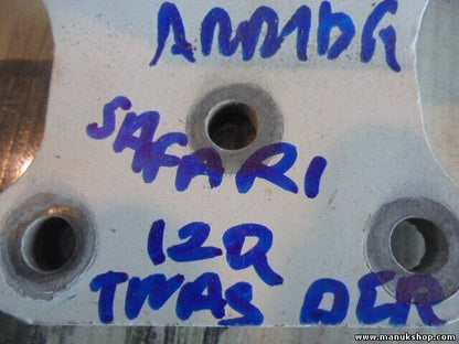 Bisagra de la puerta trasera derecha arriba Tata Safari