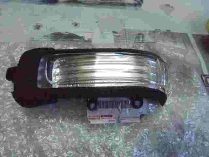 Toyota RAV4 Previa 4Runner Tacoma 8173052071 lampeggiante anteriore destro