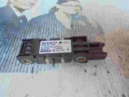 Sensor de impacto de airbag Renault Clio MK2 8200047305A BOSCH 004242 210302