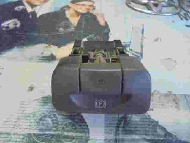 Botón aparcamiento frenos Renault Scenic II 8200270265D 8200270265-D 8200270265