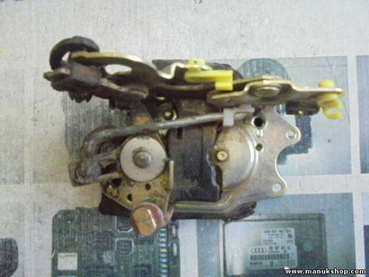  Cerradura puerta trasera izquierda Toyota Hilux 2,5 D4D 690600K040 69060-0K040