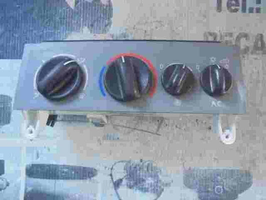 Mando Control de la calefacción Renault Nissan BEHR E6002 Nr.493 C5568 79824
