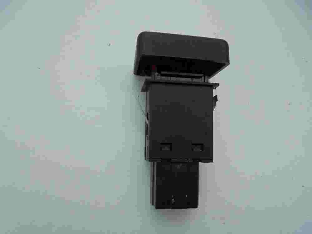 Interruptor de emergencia warning Audi A4 B7 8F0941509 B6-WL PA6GF30