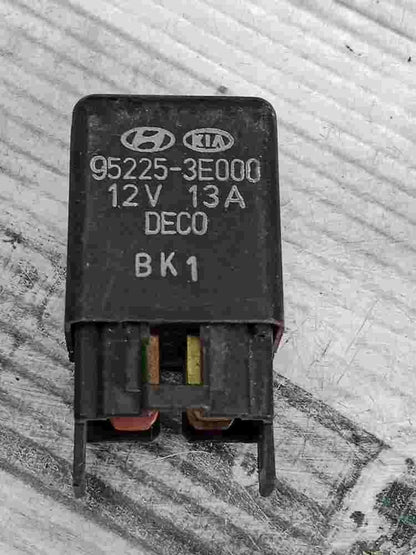 Relé de potencia Kia Sorento 952253E000 95225-3E000 12V 13A Deco BK1