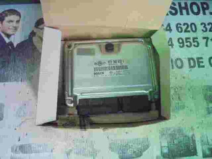 Centralita VW Volkswagen Passat B5 07D906018C ME7.1.1 26SA8242 BOSCH 0261207019