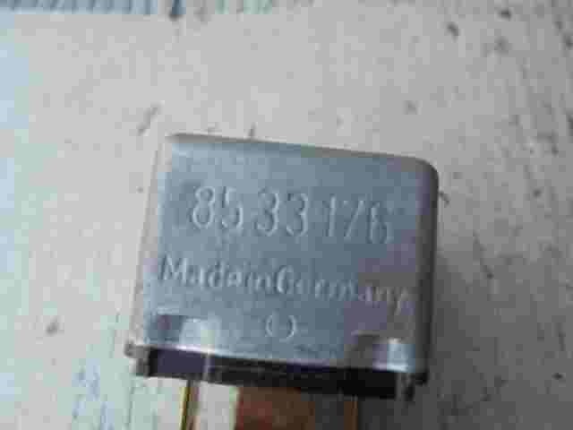 Relé ABS Saab 900/ 9000 Porsche 924 BOSCH 0332204109 8533176  12V 20/30A