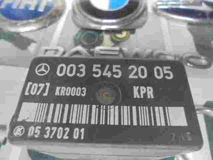 Relé de la bomba de combustible Mercedes W124 0035452005 (07) KR0003 05370201