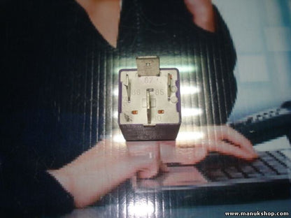 Relè pompa carburante Opel Omega Vectra Zafira Corsa 90494959 22204029