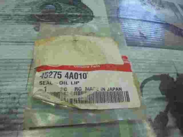 Seal-Oil Lip Kia Sorento Hyundai 452754A010 45275-4A010 45275 4A010