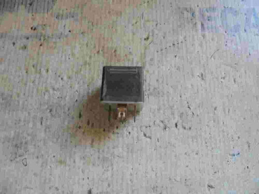 Relé BOSCH 0332209204 0 332 209 204