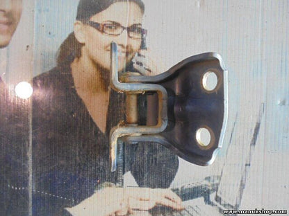 Bisagra de la puerta trasera izquierda arriba Mitsubishi Pajero Montero I