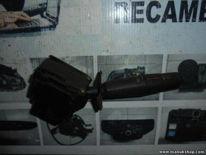 Mando limpia Peugeot 306 106 1997 61557109 61 55 71 09 34349002 96187139ZL