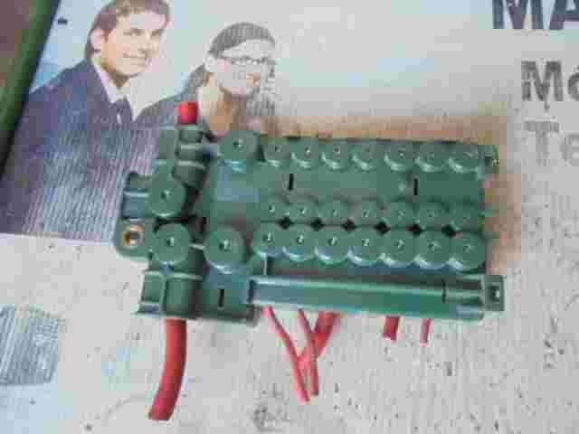 Caja de fusibles BMW 5 E39 E38 18180 61138367768 61.13-8 367 768 PA6-GF-GK30