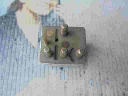 Relé de la bomba de combustible Mercedes E-CLASS W124 W201 190 0015425919 899856