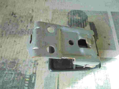 Cierre del capó Mitsubishi Pajero MR402443 MR444926 MR444942 MR512953