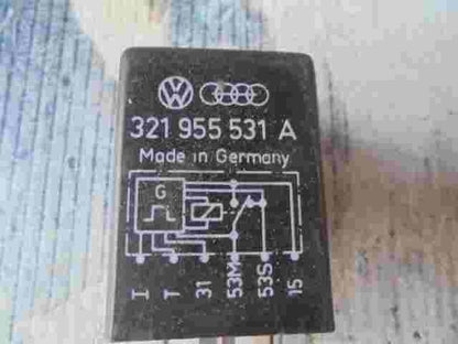 Limpiaparabrisas relé  VW Passat Golf IV Nr.19 321955531A HELLA 5WG00362000