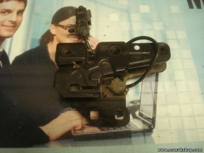 Cierre del capó Audi A4/S4 8E CZ UST VW AG