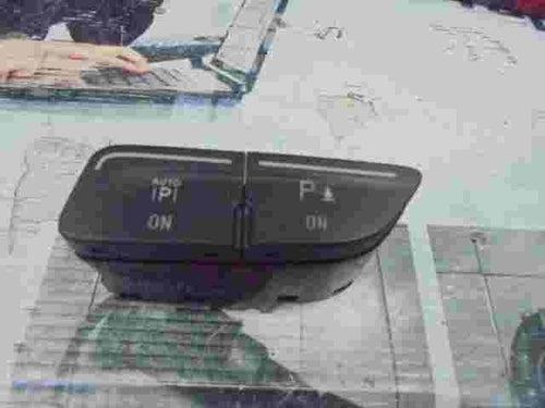 Botón aparcamiento frenos Ford C-max 2 Focus 3 AM5T14B436EB AM5T-14B436-EB D3L0B