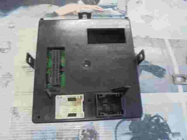 Caja de fusibles Renault Laguna II 8200292640 8200413960 8200447434 216744600A