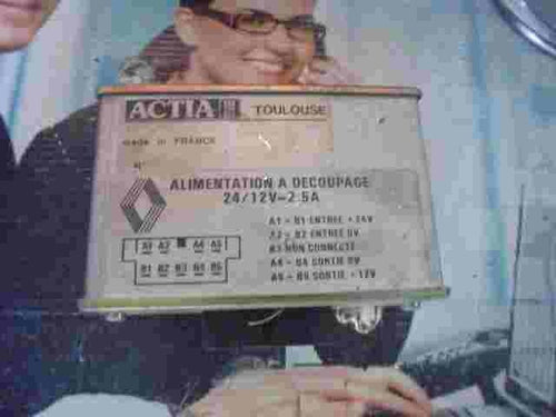 Centralita Renault Midliner 24/12V-2-5A 2412V25A Actia