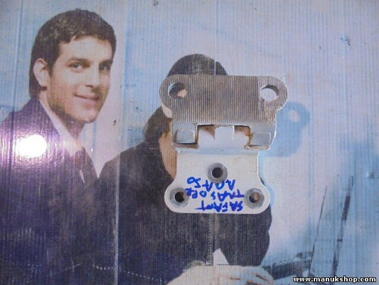 Bisagra de la puerta trasera derecha abajo Tata Safari