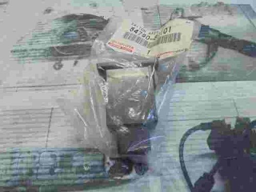 Interruptor Luneta Trasera Desempañador Toyota Hilux 4runner Pickup 8479089101