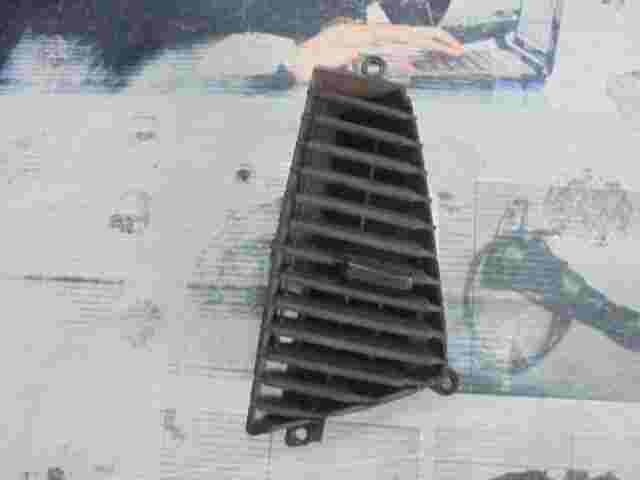 Griglia aeratore Kia Carens (FJ) 2006 TRW AW CTR (LH) 0K2FA6481Y