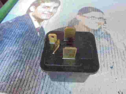 Relè candela a incandescenza Isuzu Elf 8972649470 8-97264947-0 2738102A 90909