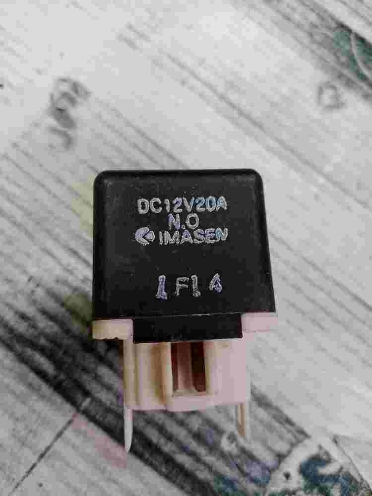 Relé del ventilador del radiador Mazda 626 DC12V20A DC 12V 20A Imasen N.O 1F14