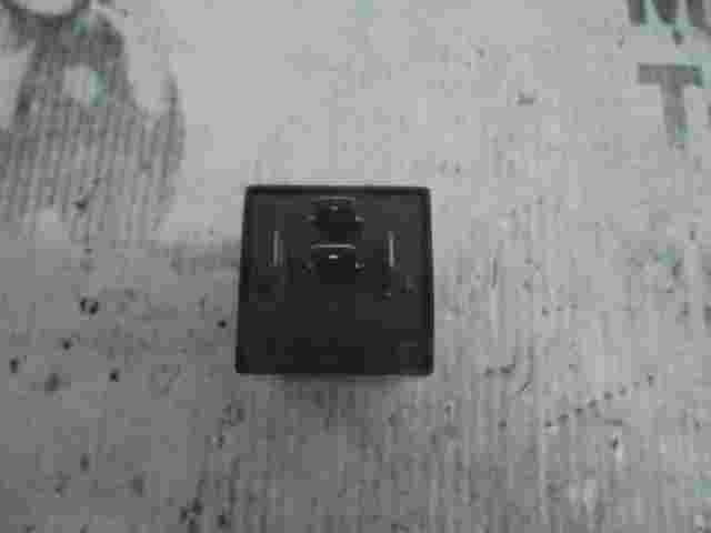 Relé New Holland 12V4246WX2 12V.42/46W ( X2 ) IE 11-1