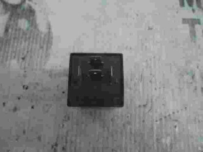 Relé New Holland 12V4246WX2 12V.42/46W ( X2 ) IE 11-1