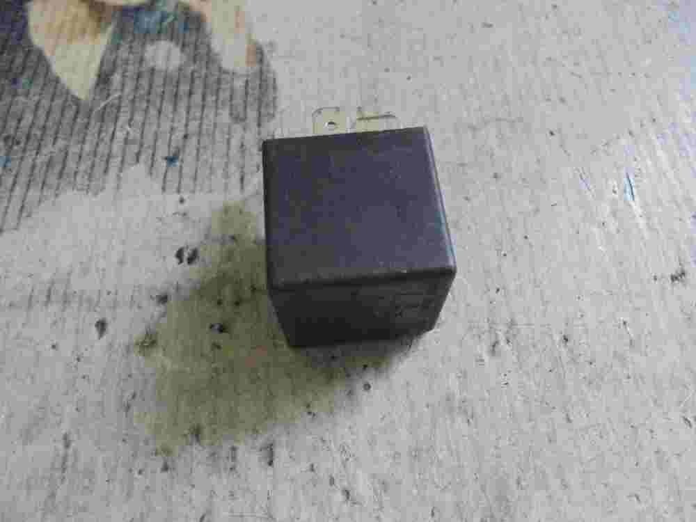 Relé Iveco Daily Lancia Lybra Fiat 46520419 OMRON B047 12V 50A