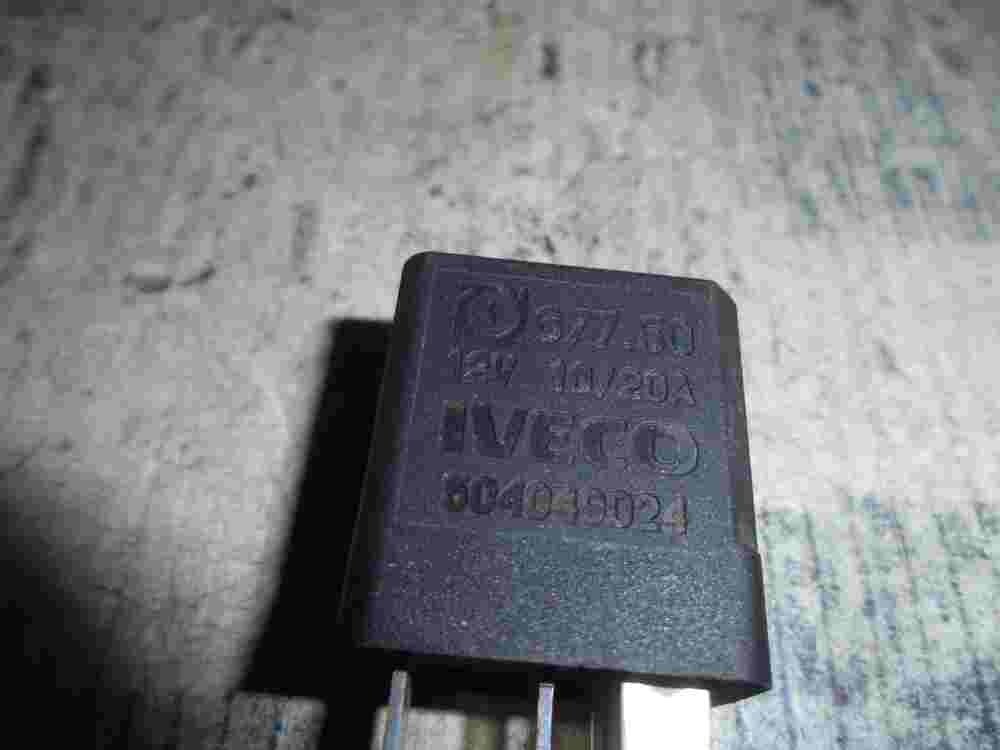Iveco Daily 504049024 677.50 12V 10/20A relè