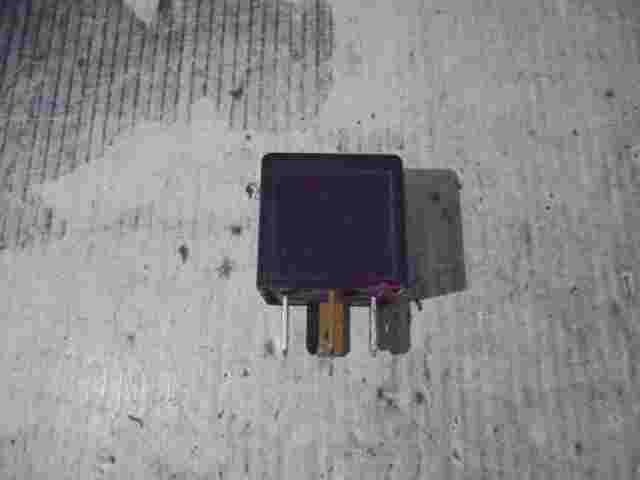 Relé Iveco Daily 35-40 V23134B1C212 SIEMENS V23134-B1-C212