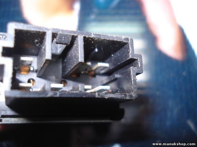 mando botonera elevalunas Peugeot 307 A3126 PA66GF30