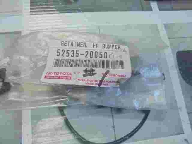 Paraurti anteriore fermo Toyota Avensis Corona Premio T210 5253520050 52535-2...