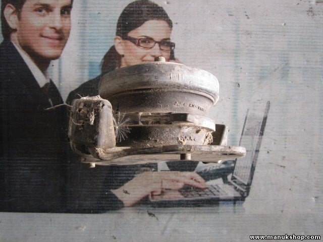 Soporte del motor Mitsubishi Pajero Montero 3 3.2 DID 2000-2007 AV68827