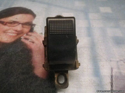 mando botonera elevalunas Mazda BT-50 Ford Ranger FoMoCo UR5666370 1037TH7