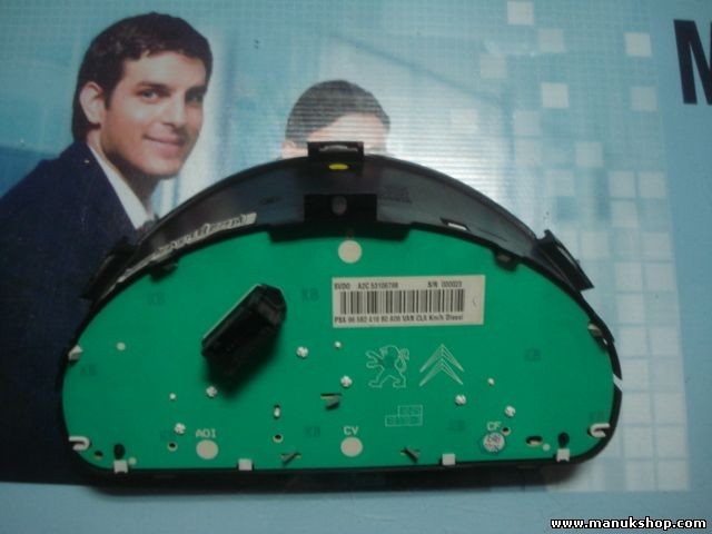 Cuadro de instrumentos Peugeot 1007 1.4 HDI SIEMENS VDO A2C53106798 PSA