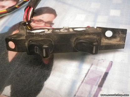 mando botonera elevalunas Nissan Terrano Ford Maverick 01237