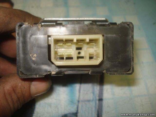 Centralita de suspensión de aire Mitsubishi Pajero Montero MB665614 X4T62171