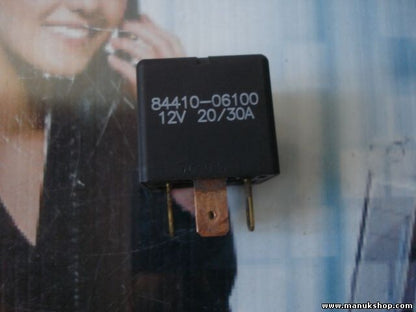 Relé de la bomba de combustible Ssangyong Rexton 12V 20/30A 8441006100