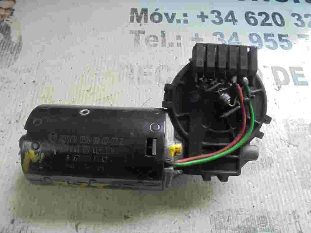 Motor del limpiaparabrisas delantero Mercedes-Benz A1638204342 0390241377