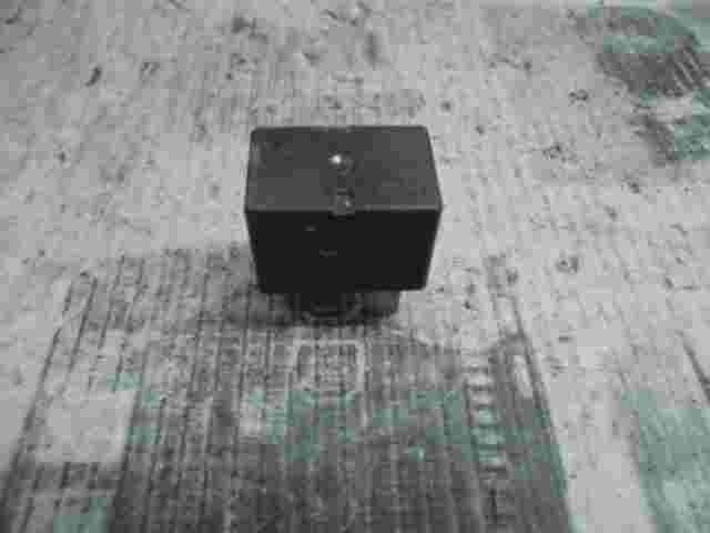 Relé  Renault Nissan Panasonic ACV31112 M04