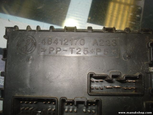 Caja de fusibles Lancia Y 840 Fiat Punto 176 Bravo Barchetta 46412170 A223