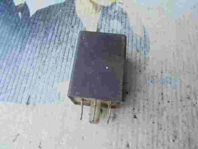 Relé del limpiaparabrisas Opel Kadett E 5WK1640 5WK1 640 Siemens 12V