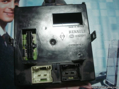 Caja de fusibles Renault Laguna II 8200206775 8200213231