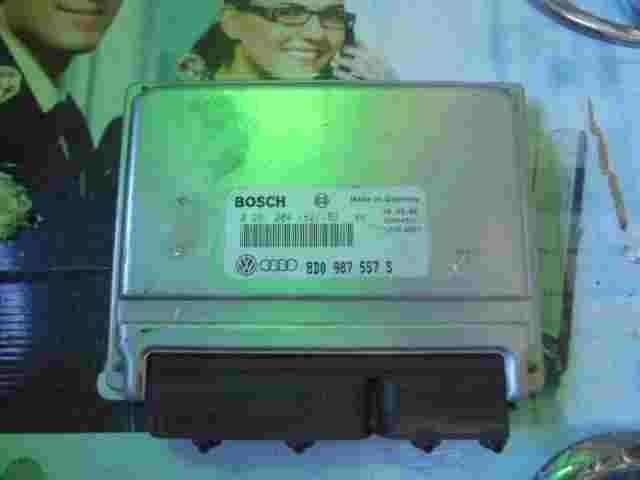 Centralita  Audi A4 1.8 8D0907557S 8DO907557S 26SA4561 BOSCH 0261204182 / 183